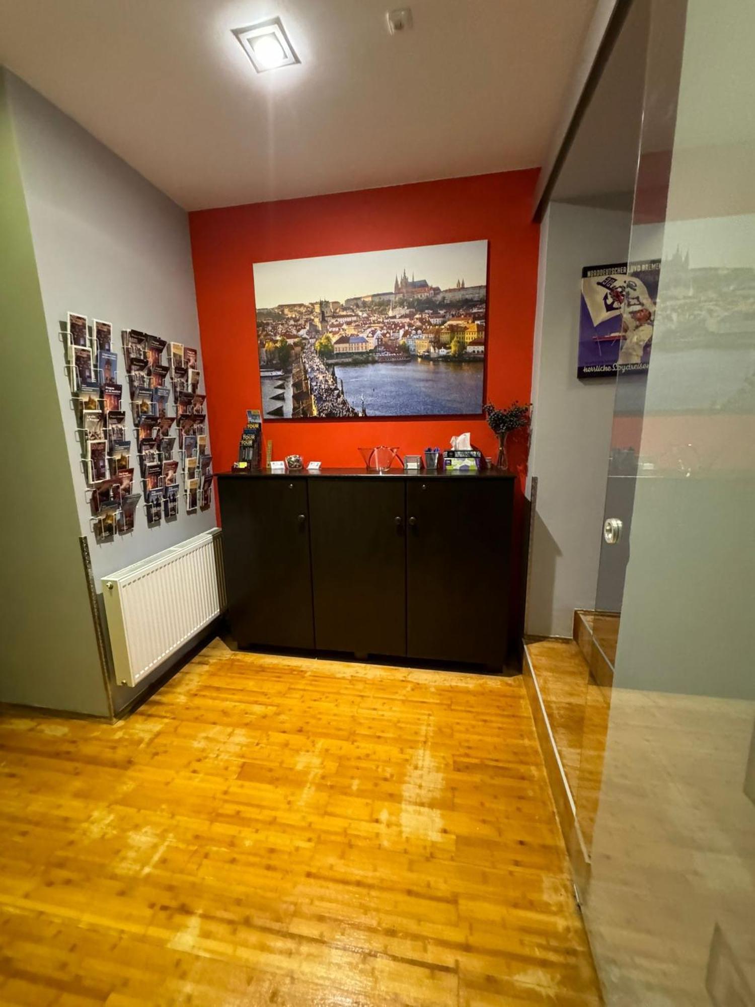 Central Studios Praha Bagian luar foto